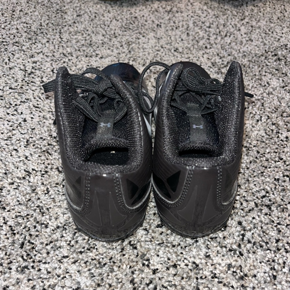 Youth Under Armour cleats - Picture 3 of 6